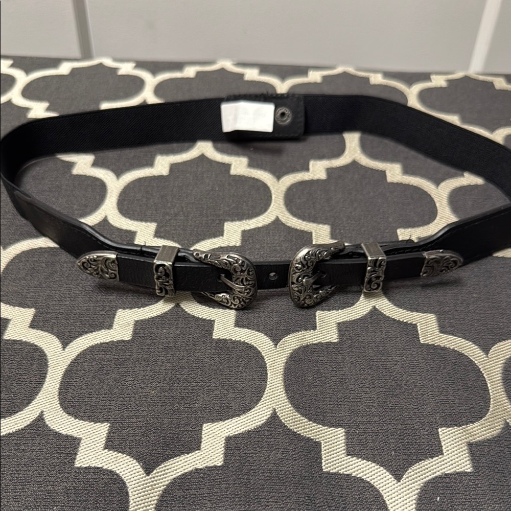 3 for 10.00!!
Black Leather Belt with Silver Buckle